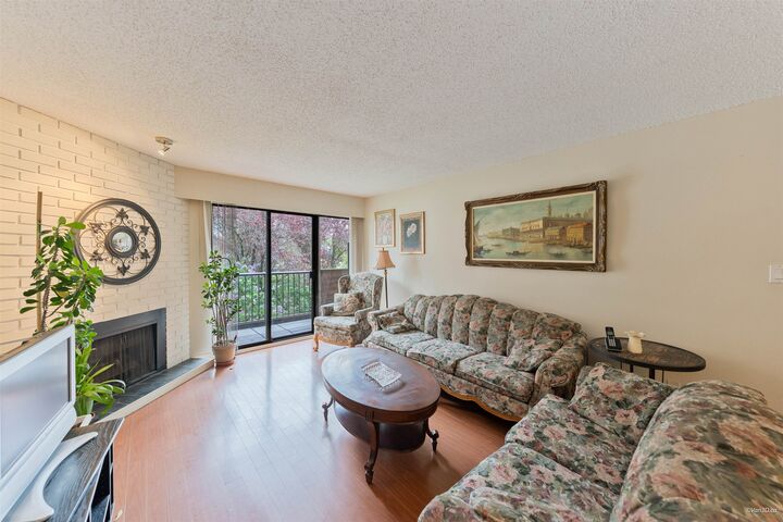 Property Photo: 2299 E 30th Avenue 204 BC V5N 5N1