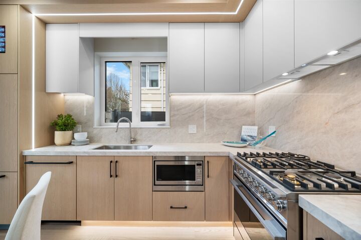 Property Photo: 5023 Ross Street 1 BC V5W 3K6