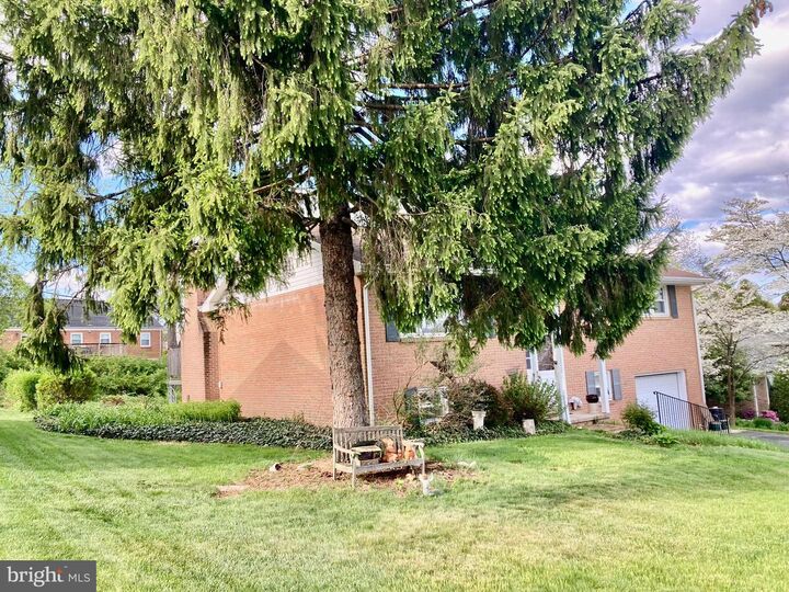 Property Photo:  733 Beach Street  PA 19605 