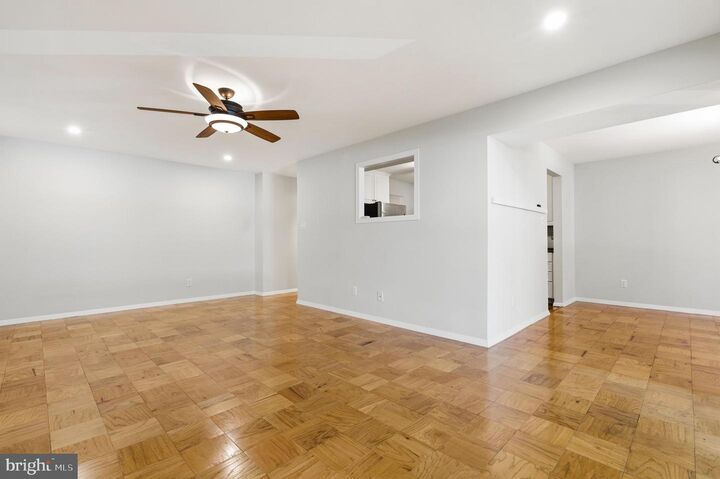 Property Photo:  5817 Edson Lane 101  MD 20852 