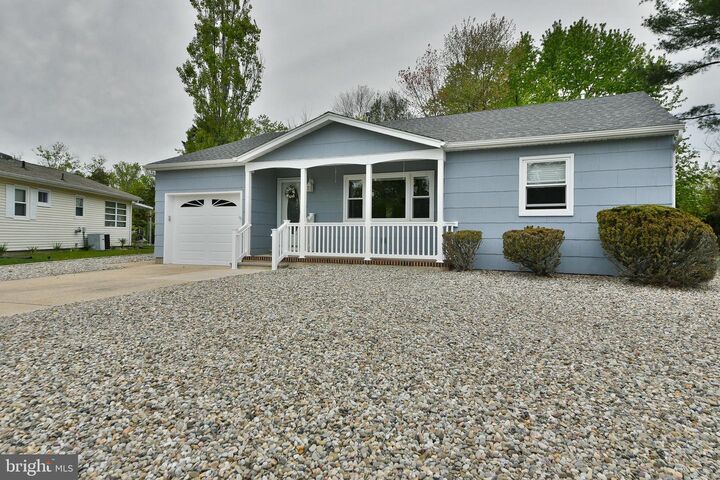 Property Photo:  106 Hatfield Court  NJ 08757 