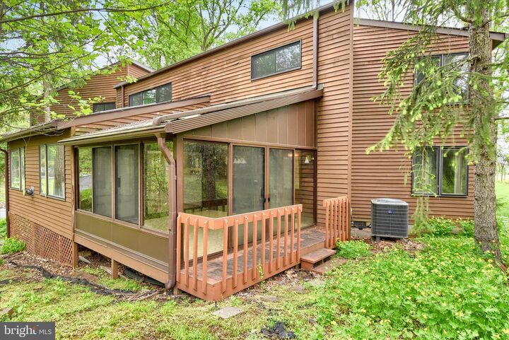 Property Photo:  8 Pheasant Drive  PA 17033 
