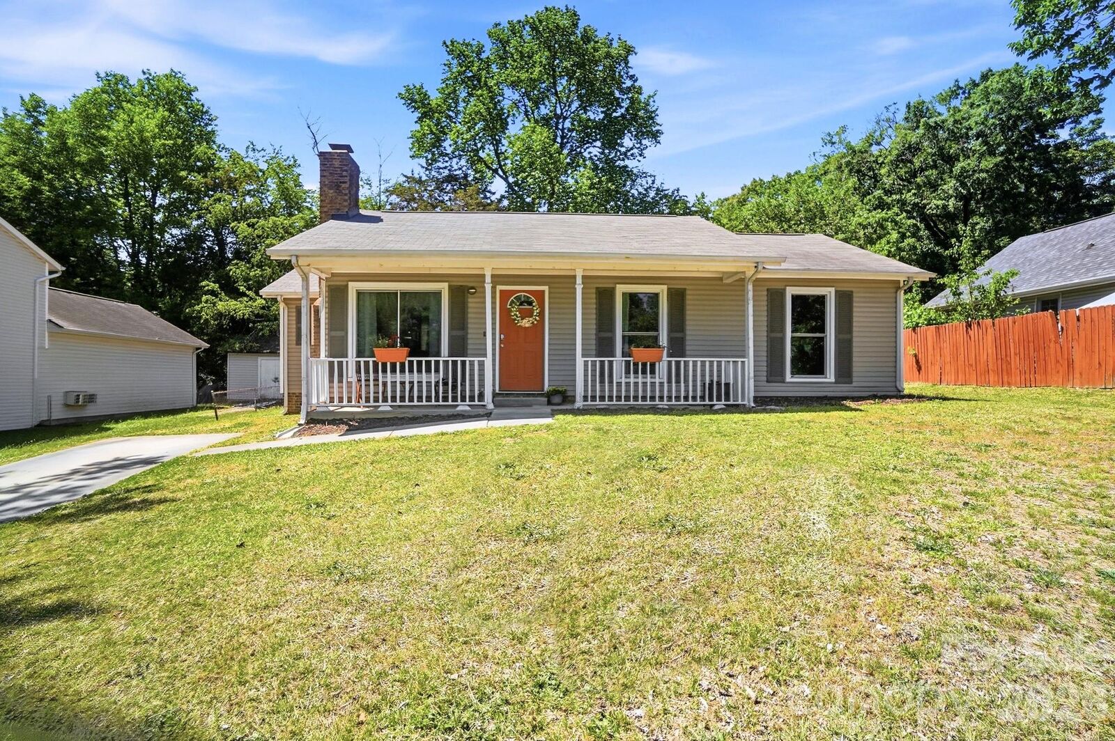 Property Photo: 9415 Potpourri Place NC 28215