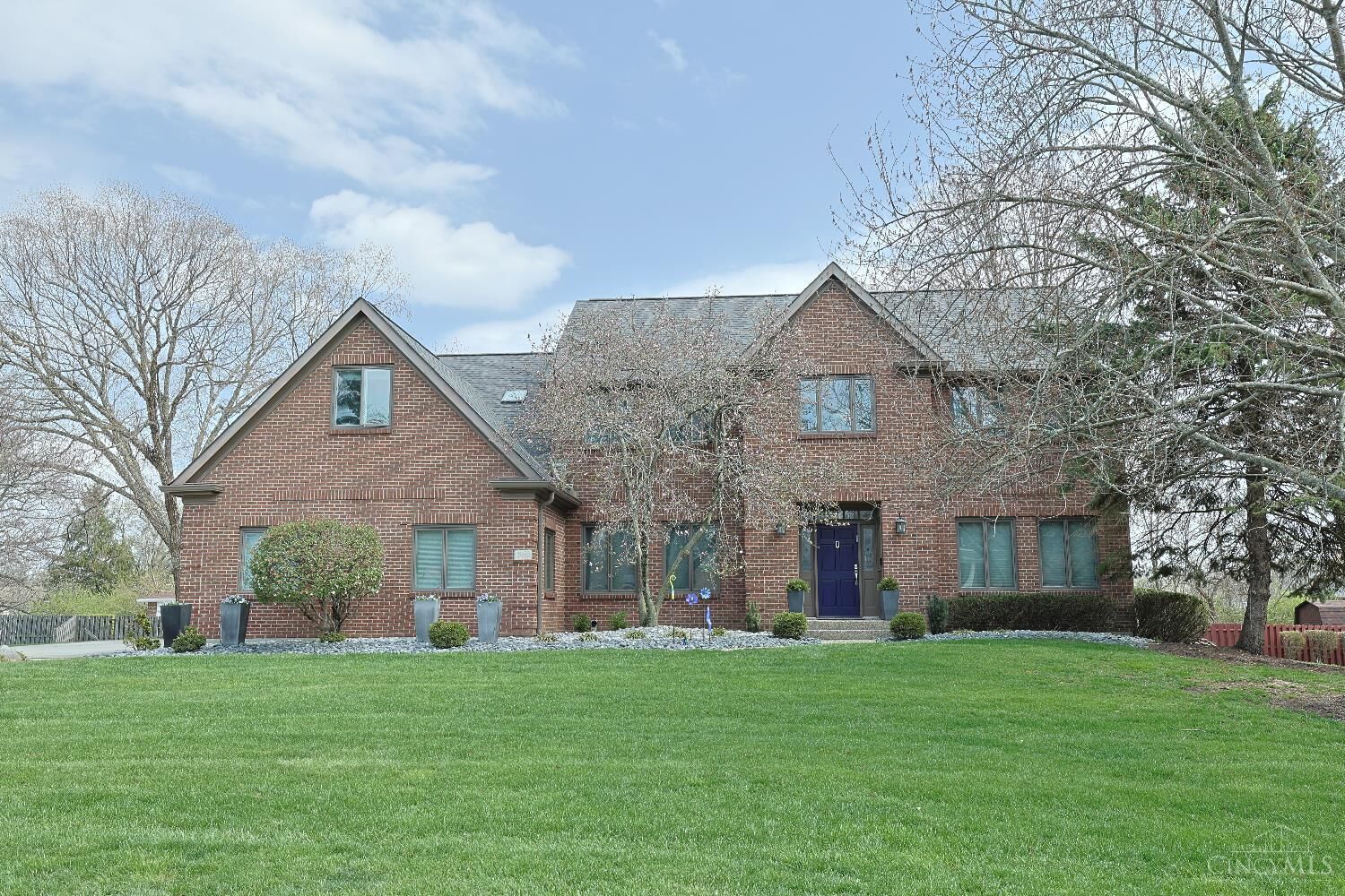 Property Photo:  