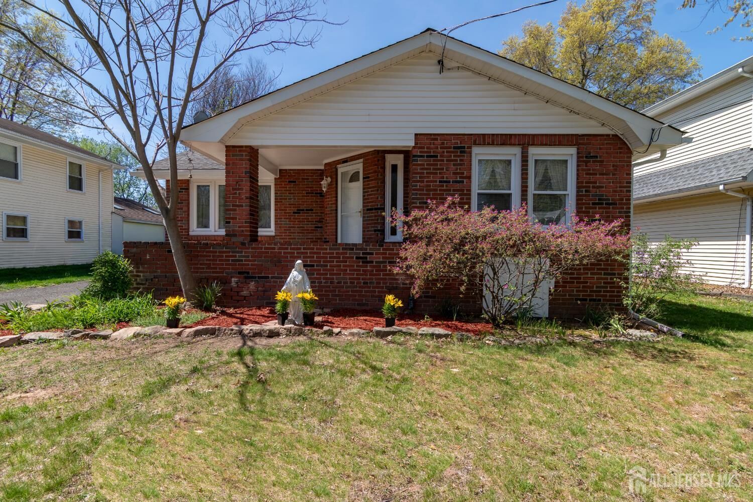 Property Photo:  124 Chestnut Street  NJ 08807 