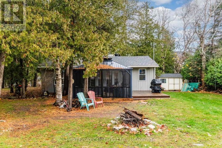 33 Gloucester Grove — photo 1
