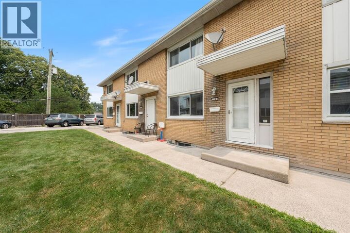 812 Wellington Street 14 — photo 1