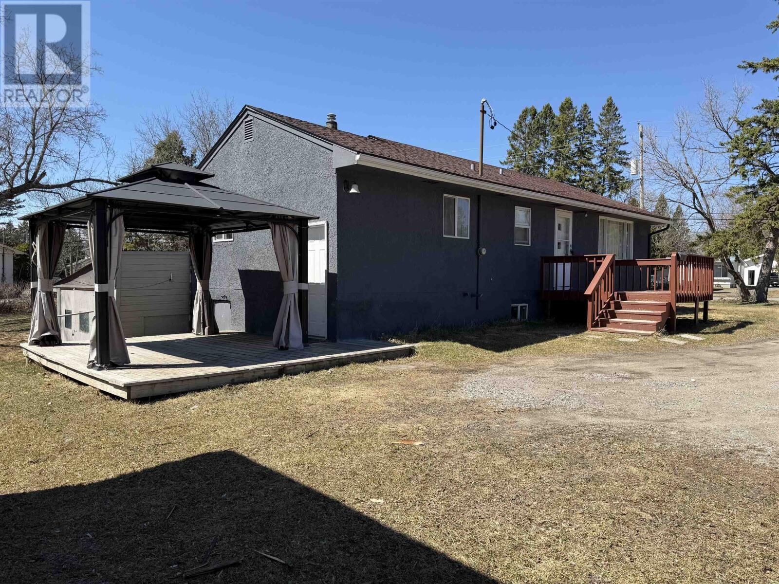 Property Photo:  1653 Sunset Dr  ON P9A 2T9 