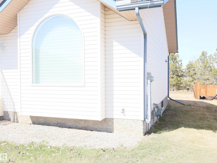 Property Photo: 5802 52 Avenue AB T7N 1N6