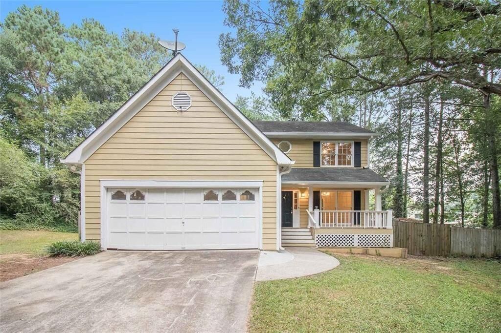 Property Photo:  1560 Red Briar Way  GA 30236 