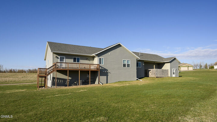 Property Photo:  900 Progress Place  ND 58576 