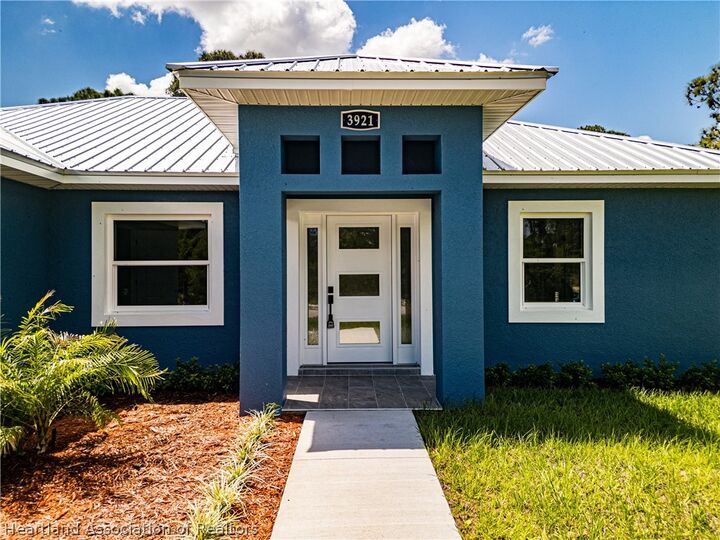Property Photo:  3921 Dauphine Street  FL 33872 