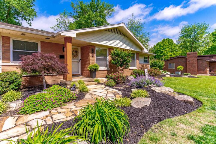 Property Photo:  3214 Mockingbird Lane  IN 47710 