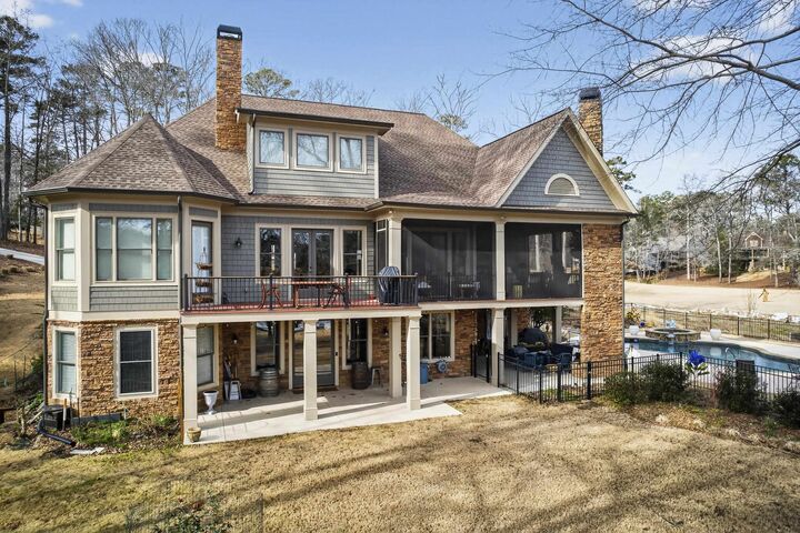 Property Photo: 1060 Turnberry Circle GA 30642