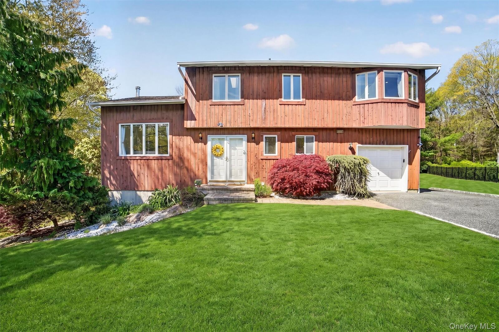 Property Photo:  300 Chestnut Court  NY 10598 