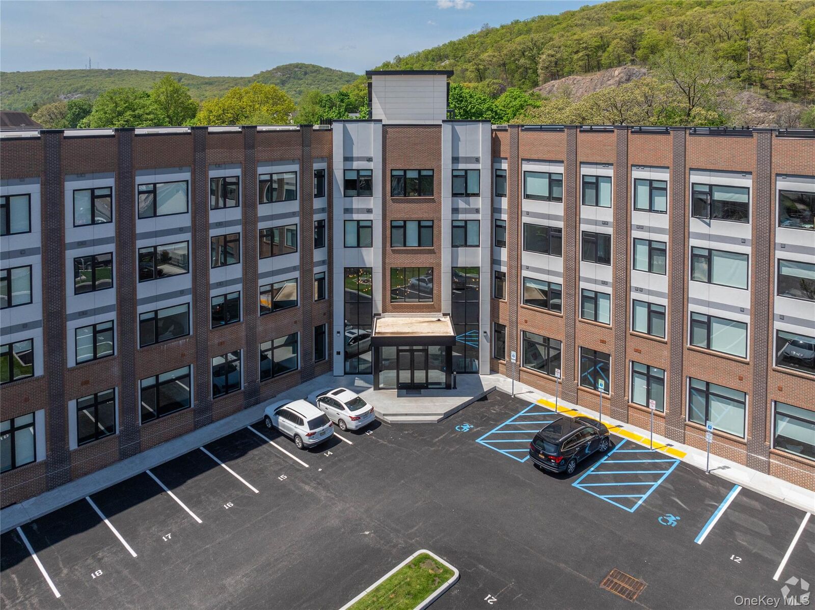 Property Photo:  15 Washington Avenue 106  NY 10901 