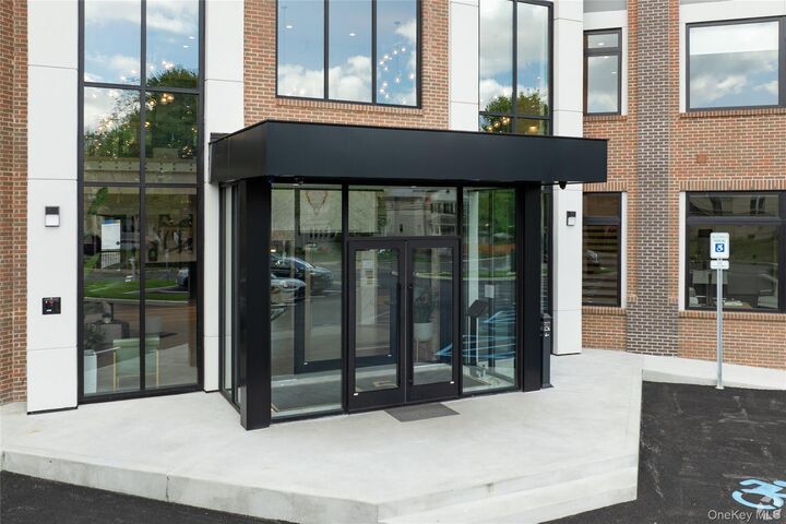 Property Photo:  15 Washington Avenue 414  NY 10901 