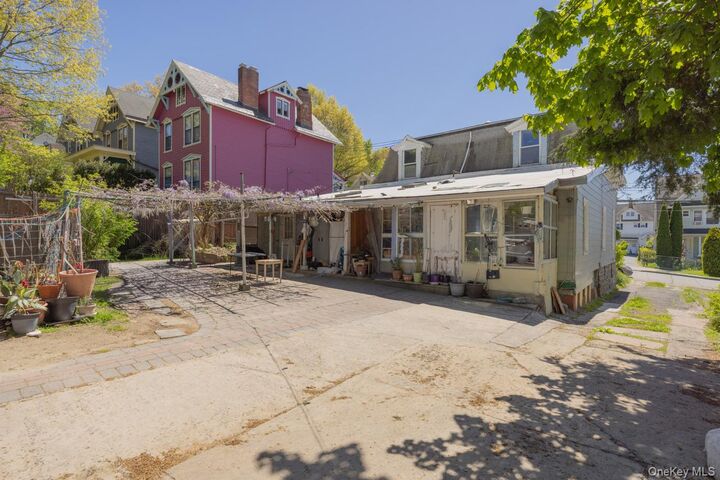 Property Photo:  41 Ellis Place  NY 10562 