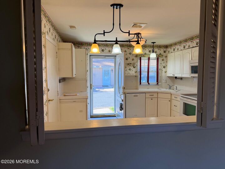 Property Photo:  682 New Castle Court  NJ 08701 