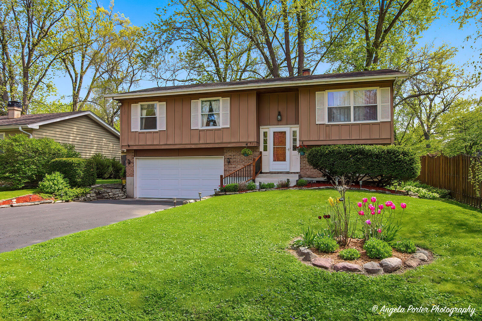 Property Photo:  305 Woodbine Avenue  IL 60042 