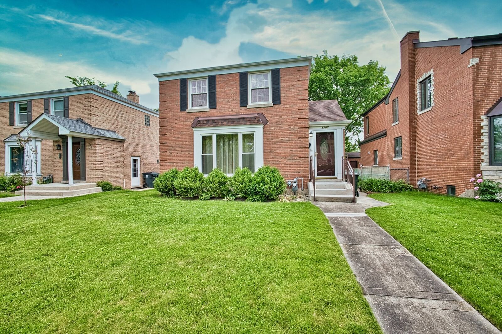 Property Photo:  6707 N Saint Louis Avenue  IL 60712 