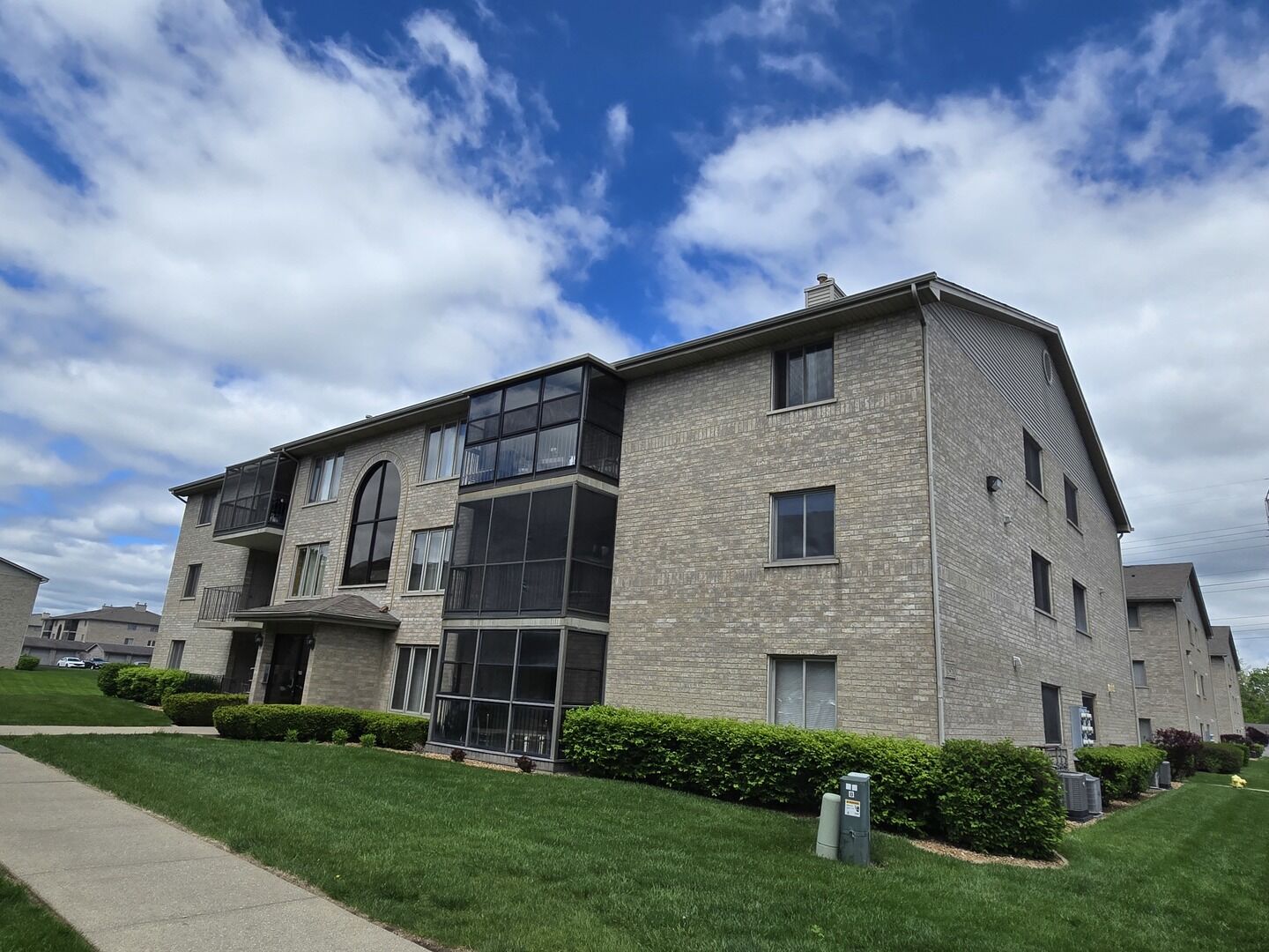 Property Photo: 13950 Lavergne Avenue 907 IL 60418