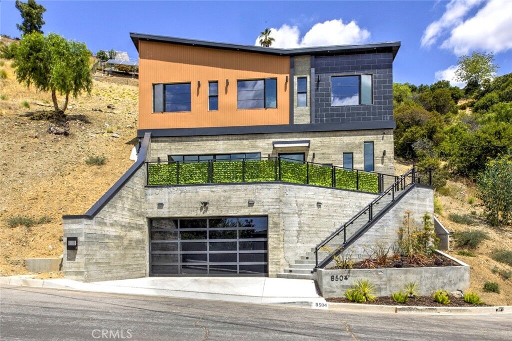 Property Photo:  8504 Outland View  CA 91352 