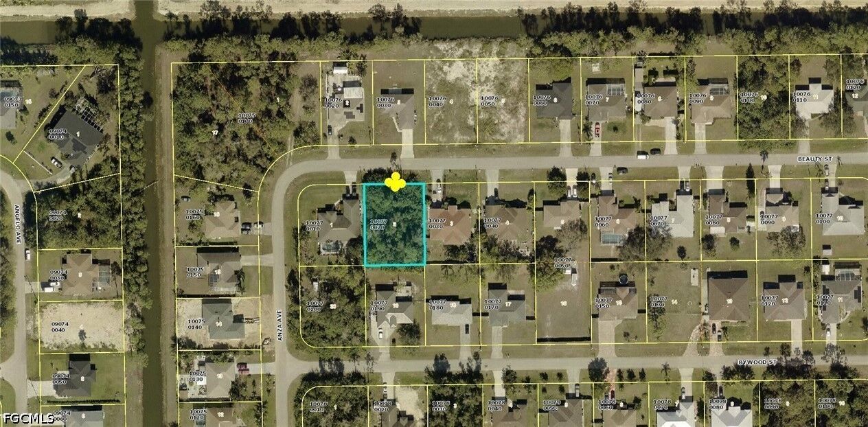 Property Photo:  5217 Beauty Street  FL 33971 
