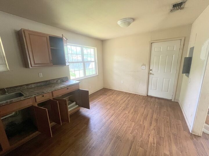 Property Photo:  804 Lynn Street  TX 75941 