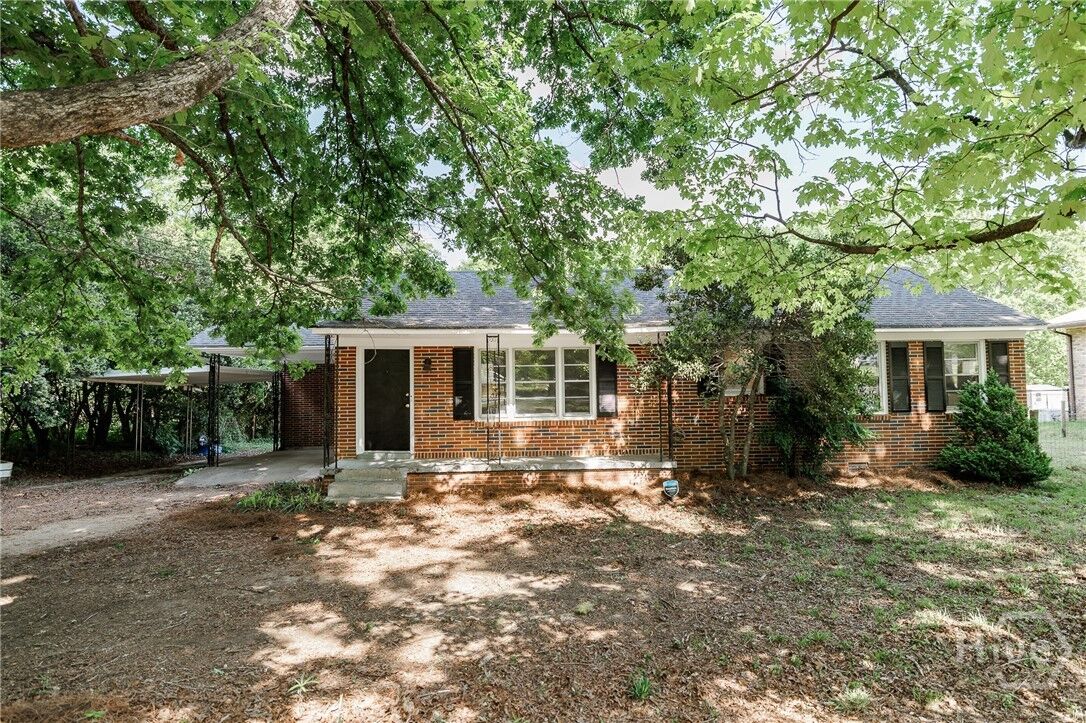Property Photo: 170 Jefferson River Road GA 30607