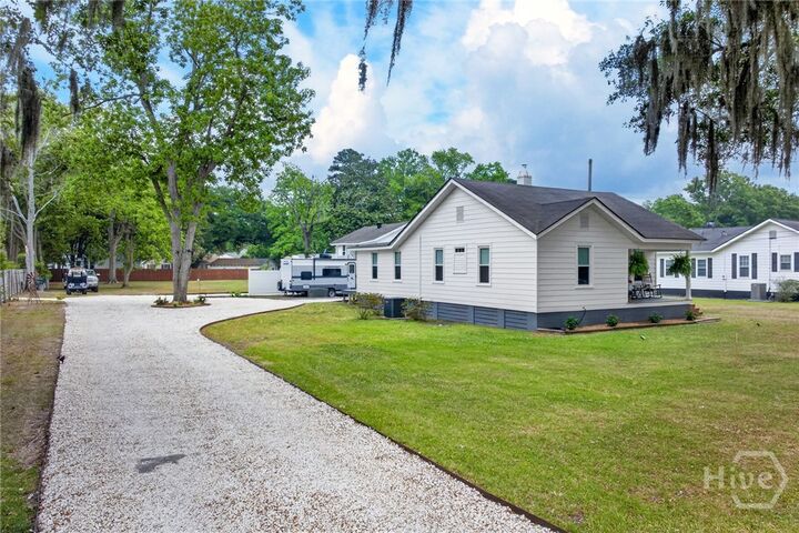 Property Photo: 90 Varnedoe Avenue GA 31408