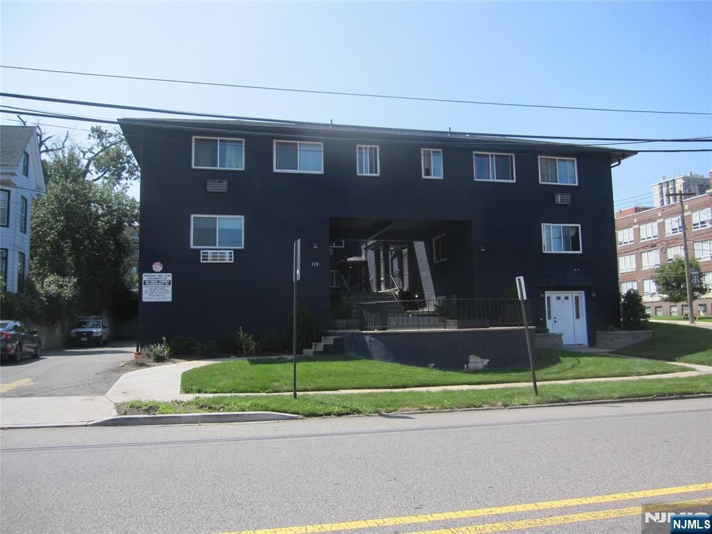 Property Photo:  119 1st Street 7A  NJ 07601 