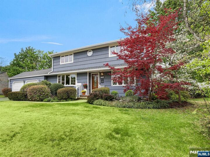 Property Photo:  15 Stephen Avenue  NJ 07035 