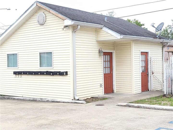 Property Photo:  1845 Gentilly Boulevard H  LA 70119 