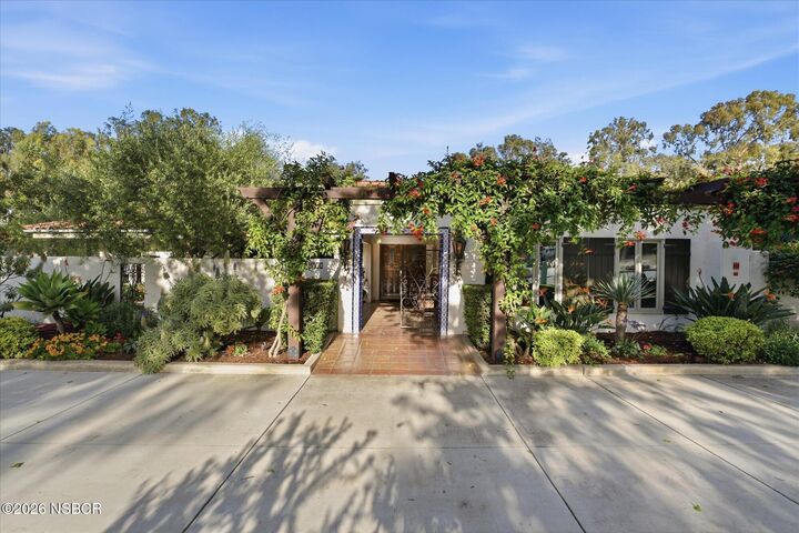 Property Photo:  2396 Glacier Lane  CA 93455 