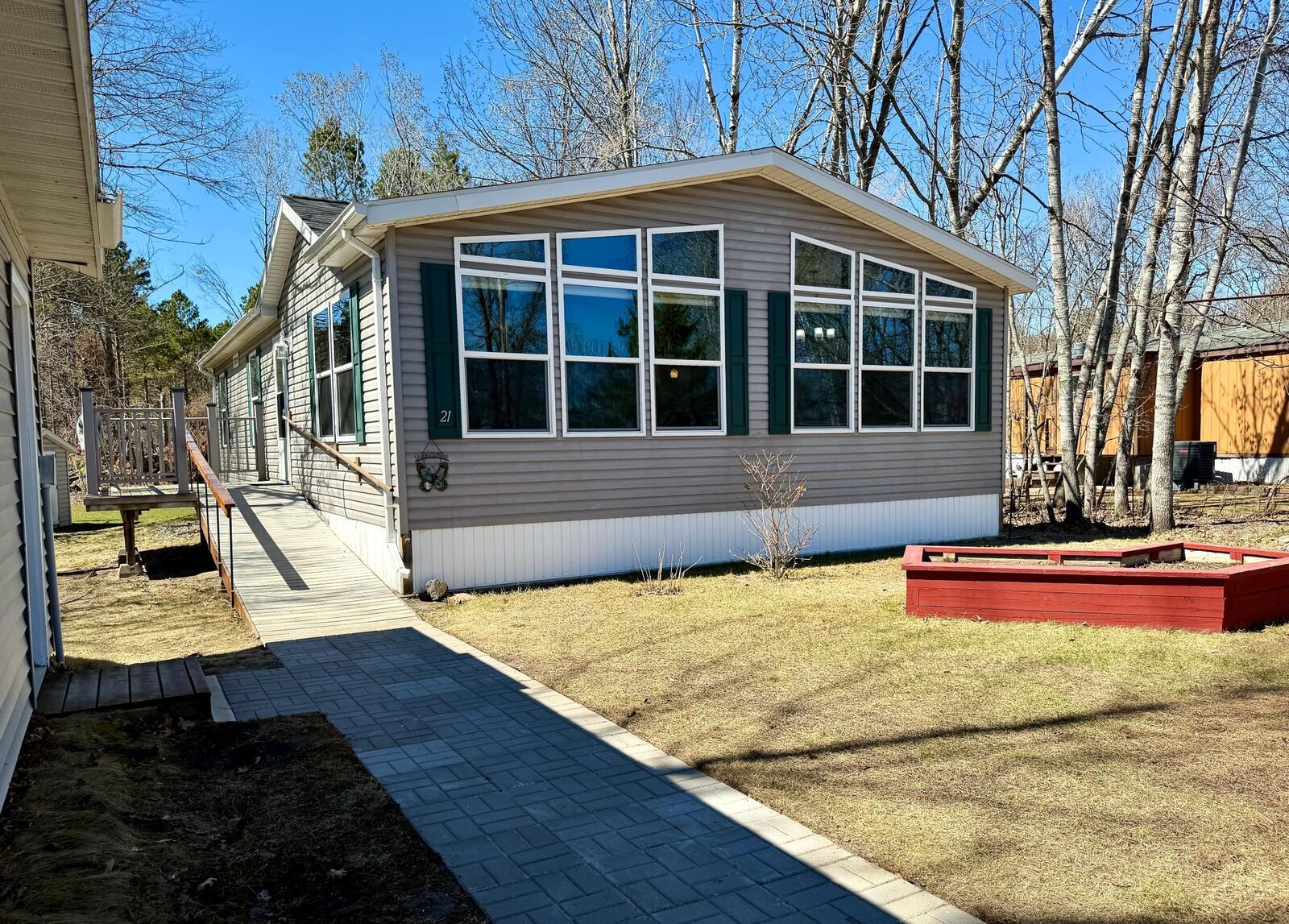 Property Photo: 1707 Crosby Court SE 21 MN 56601