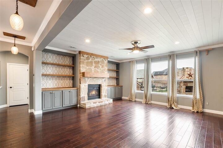 Property Photo:  306 Aspen Lane  TX 75036 