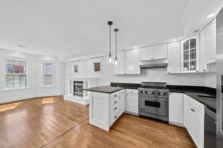 Property Photo:  906 E Broadway 2  MA 02127 