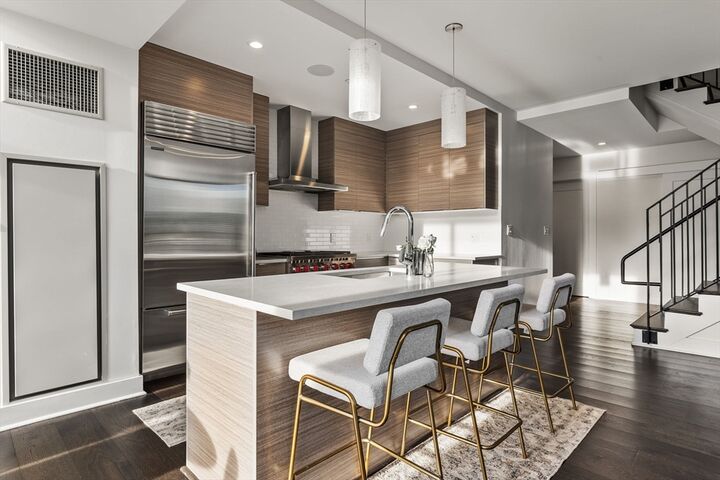 Property Photo:  14 West Broadway 7L  MA 02127 