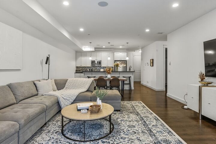 Property Photo:  350 W 2nd St 2  MA 02127 