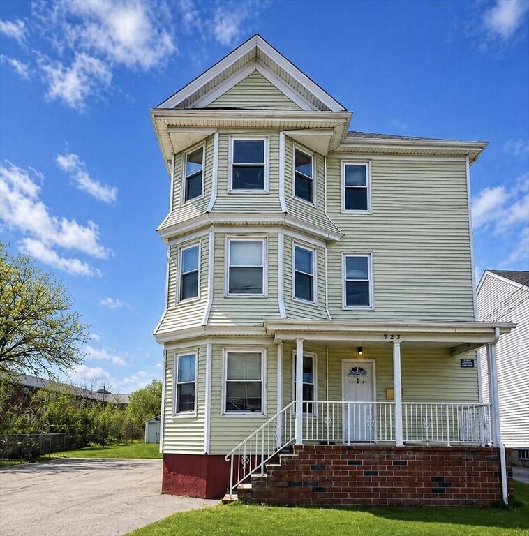 Property Photo:  185 Stevens St  MA 02721 