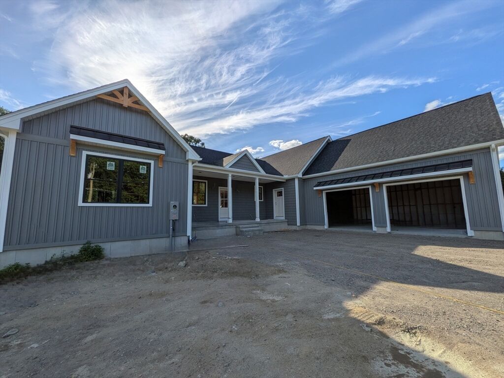 Property Photo:  306 North Liberty  MA 01007 