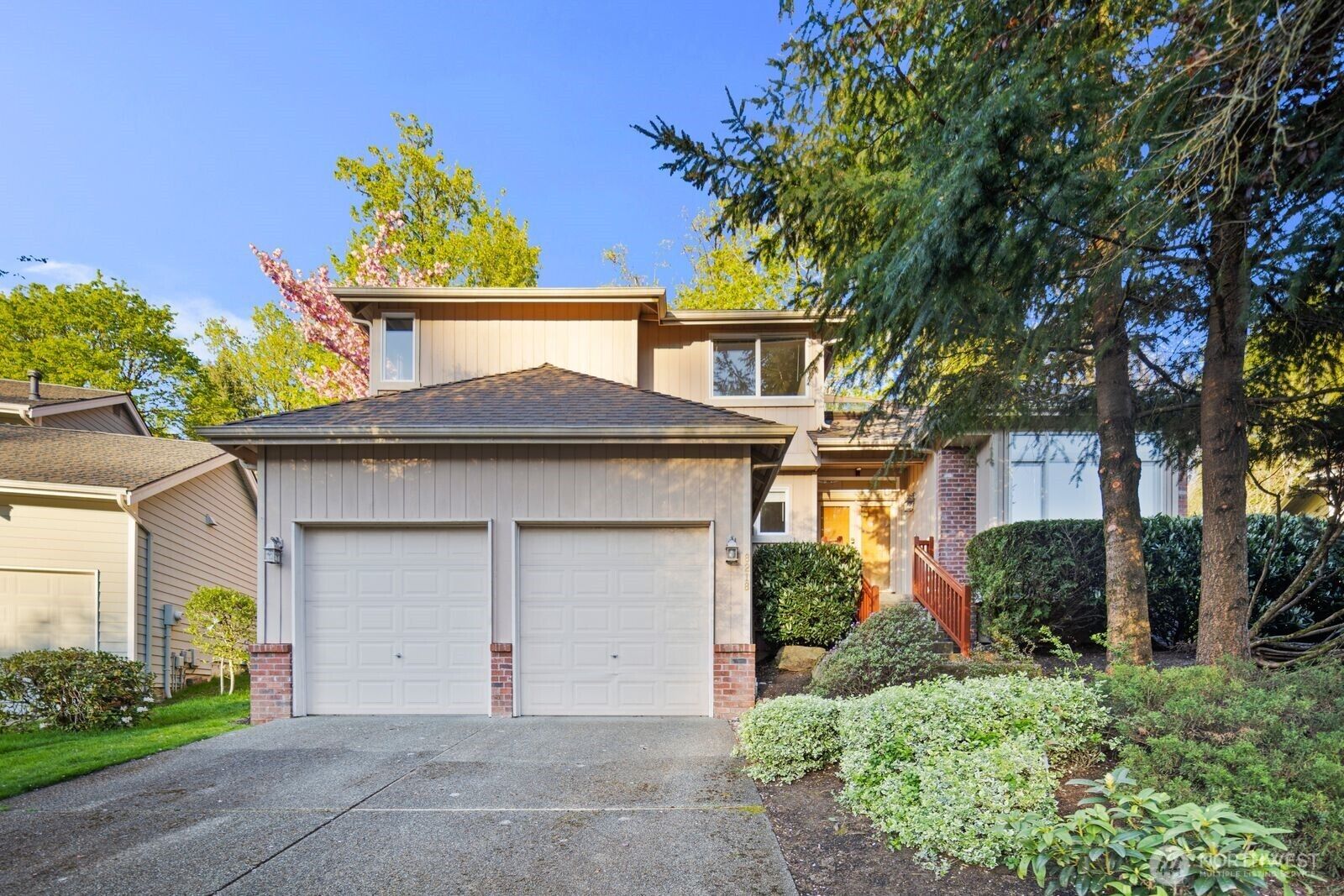 Property Photo:  8218  126th Place SE  WA 98056 