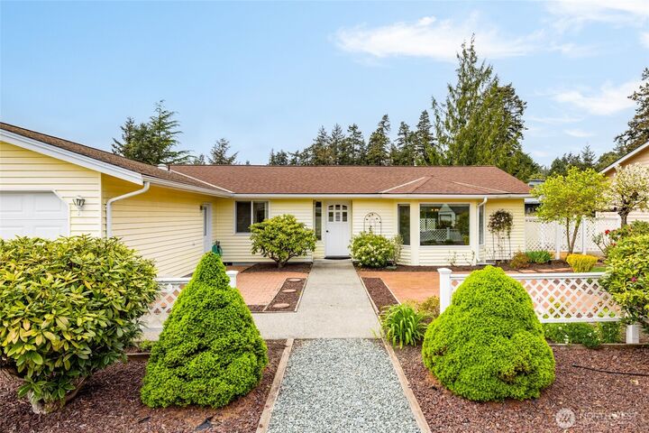 Property Photo:  90  Chinook Place  WA 98257 