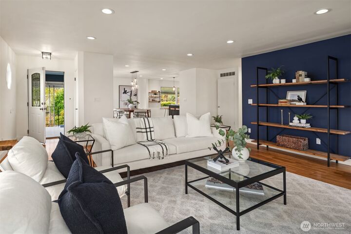 Property Photo:  10945  Forest Avenue S  WA 98178 