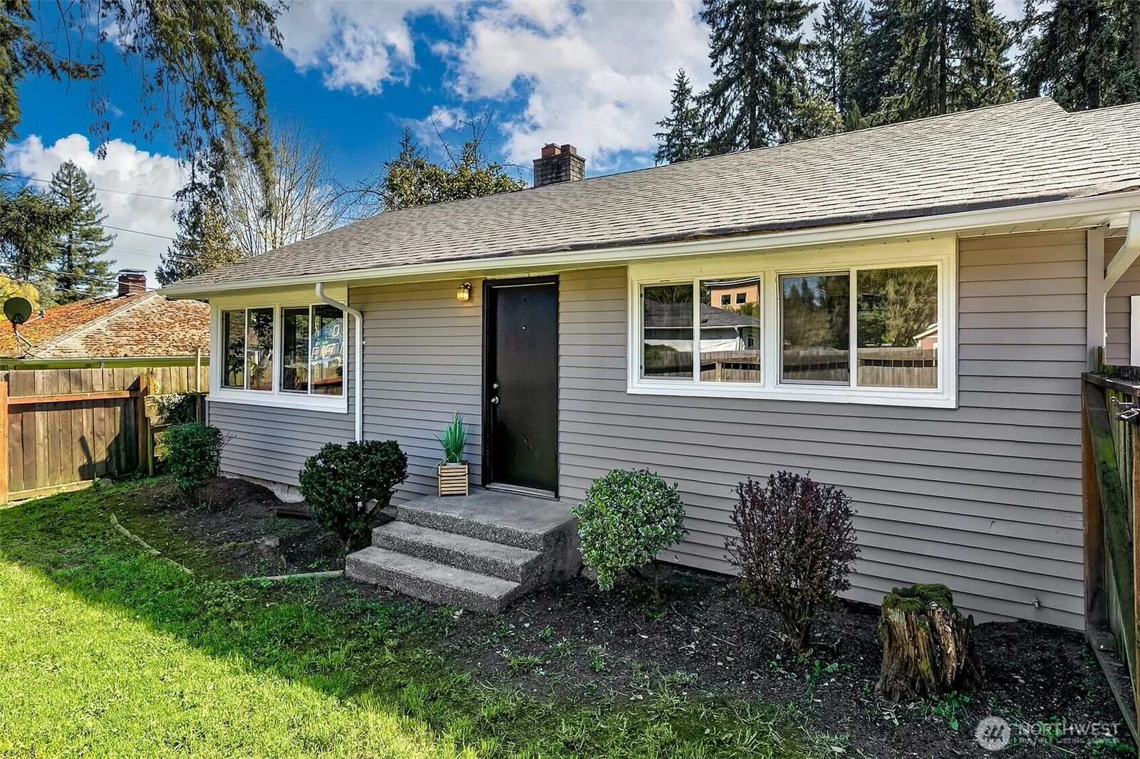 Property Photo:  2609 NE 145th Street  WA 98155 