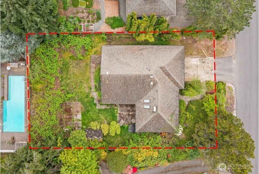 Property Photo:  3720  80th Avenue SE  WA 98040 