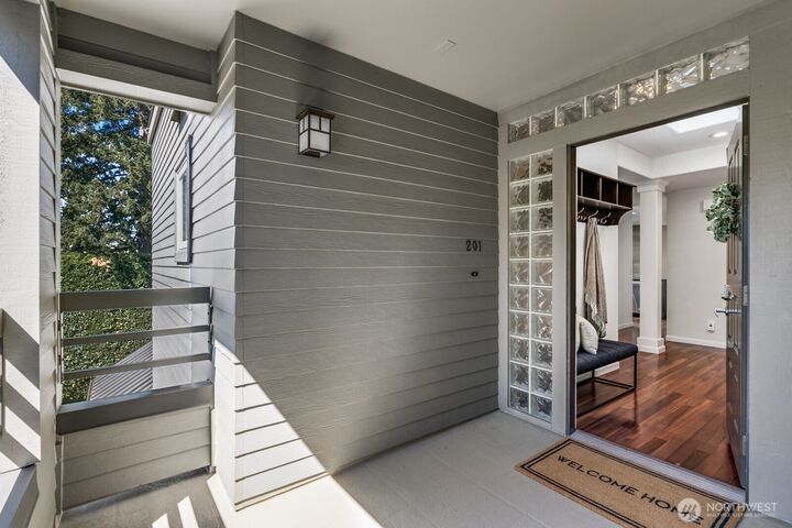 Property Photo:  501  Kirkland Avenue 201  WA 98033 