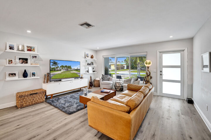Property Photo:  381 SE 3rd Street  FL 33060 