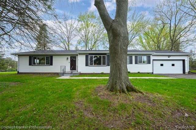 Property Photo:  3500 S Elms Road S  MI 48473 